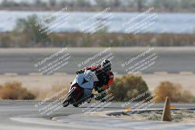 media/Nov-16-2025-Race Pace (Sun) [[8c5fa54630]]/Non Verified Riders (1st 20 Minutes)/1-Turn 14 (10am)/